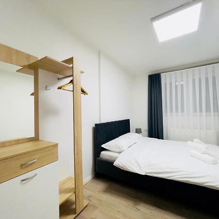 Pristinanest Hotel ภายนอก รูปภาพ