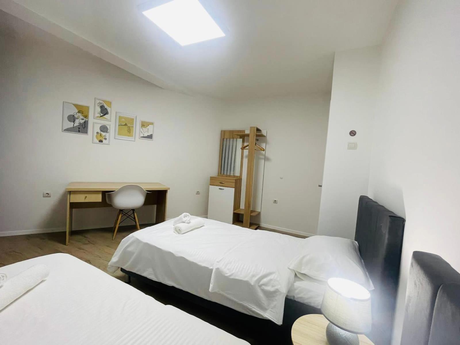 Pristinanest Hotel ภายนอก รูปภาพ