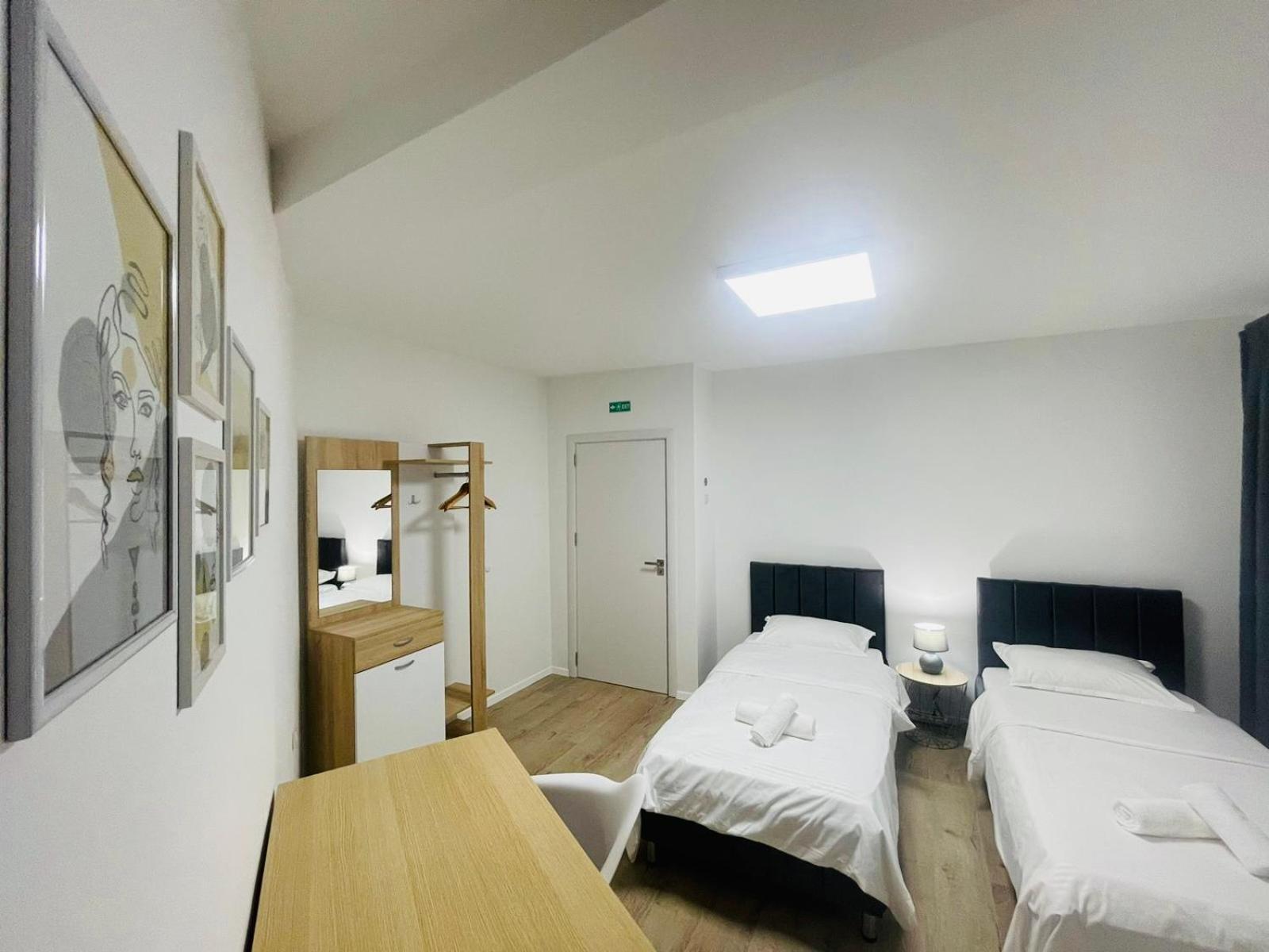 Pristinanest Hotel ภายนอก รูปภาพ
