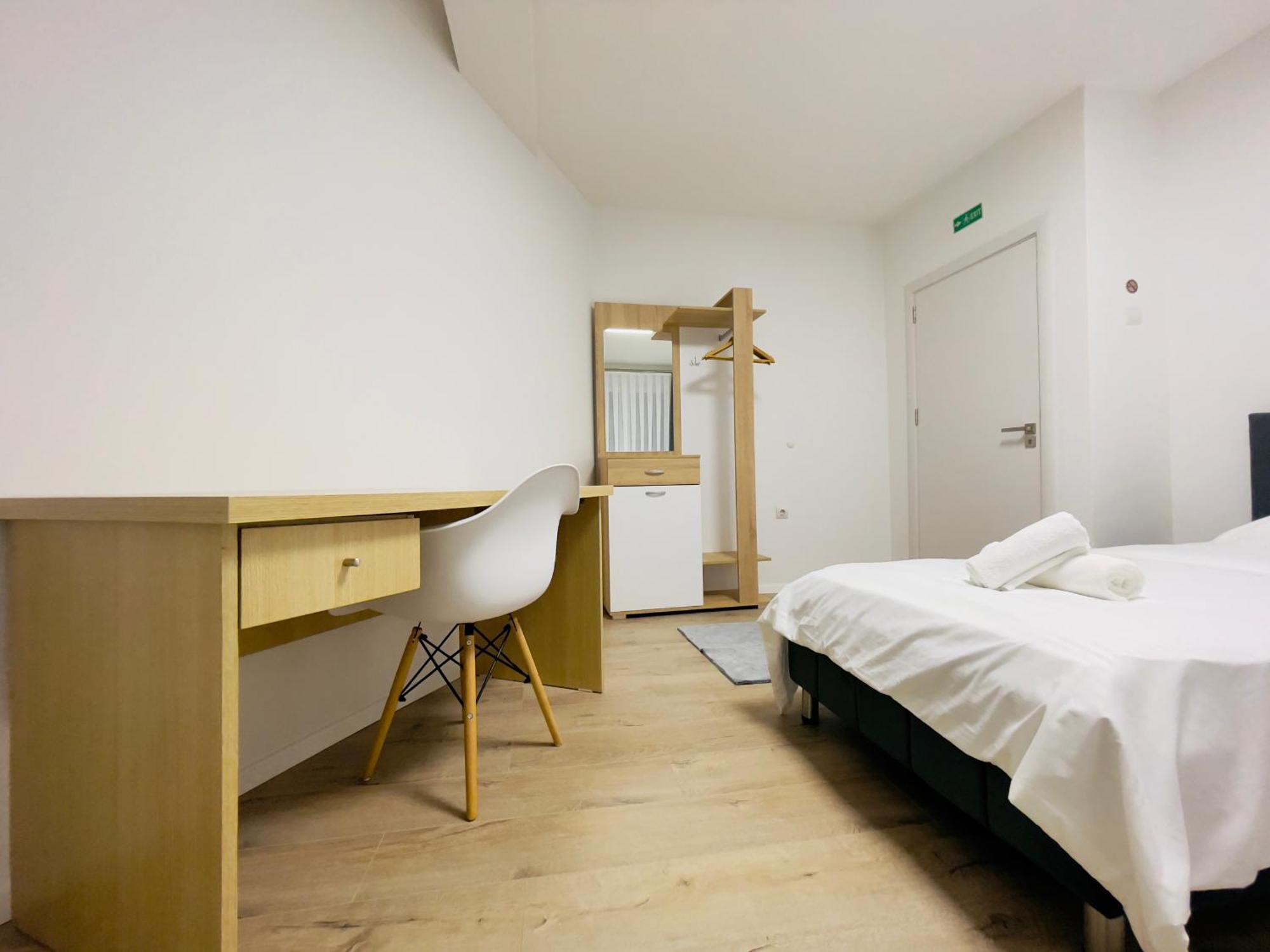 Pristinanest Hotel ภายนอก รูปภาพ