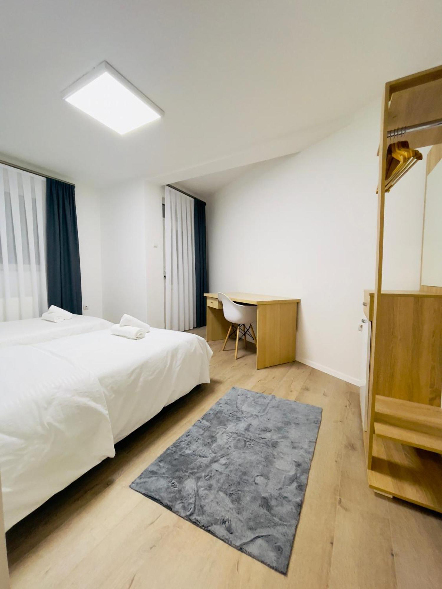 Pristinanest Hotel ภายนอก รูปภาพ